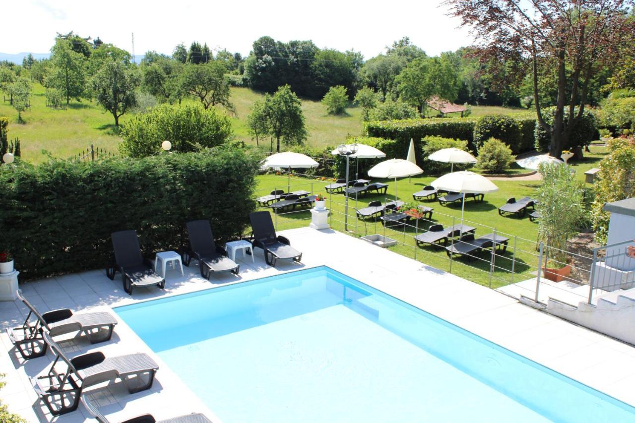 Hotel Lo Scoiattolo Massino Visconti