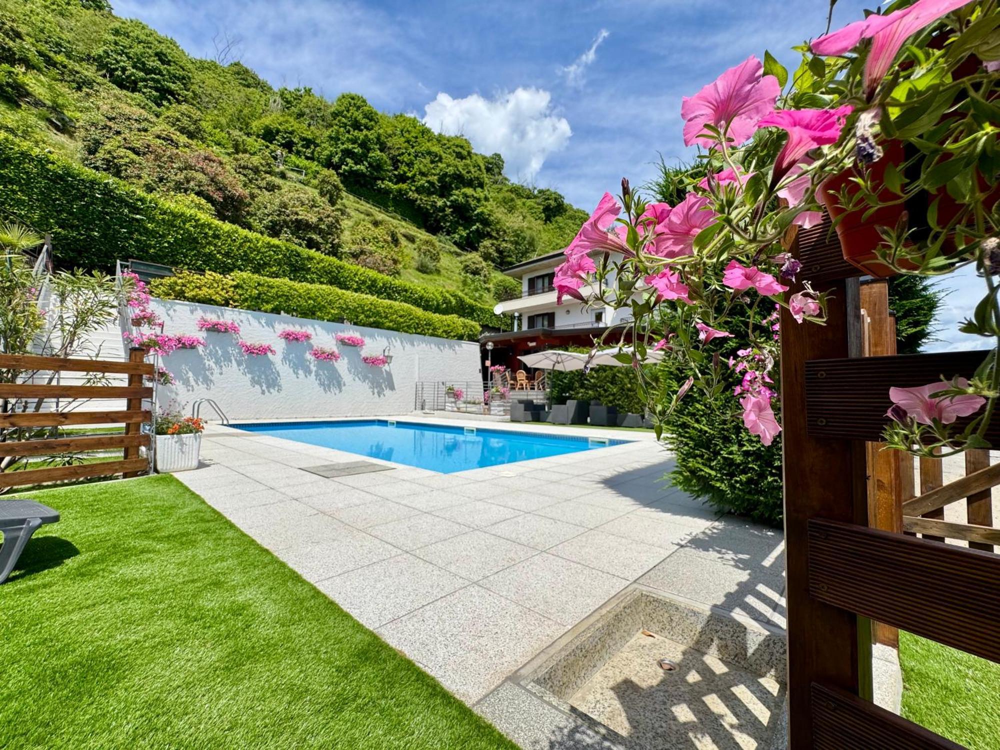 Hotel Lo Scoiattolo Massino Visconti