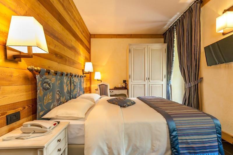 Lo Scoiattolo Hotel Massino Visconti