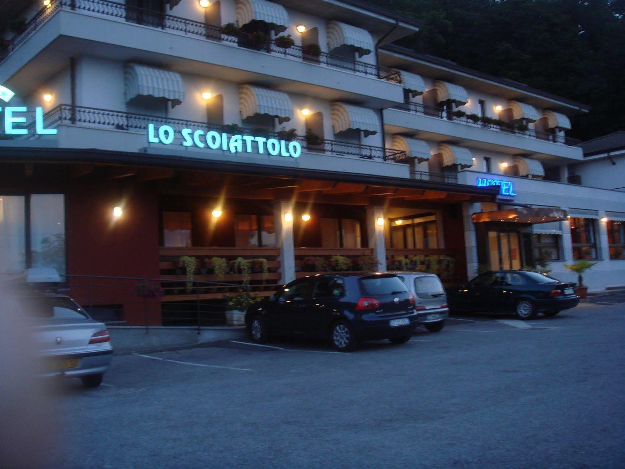 Lo Scoiattolo Hotel Massino Visconti